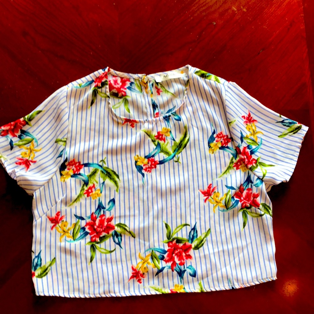 Floral cropped top